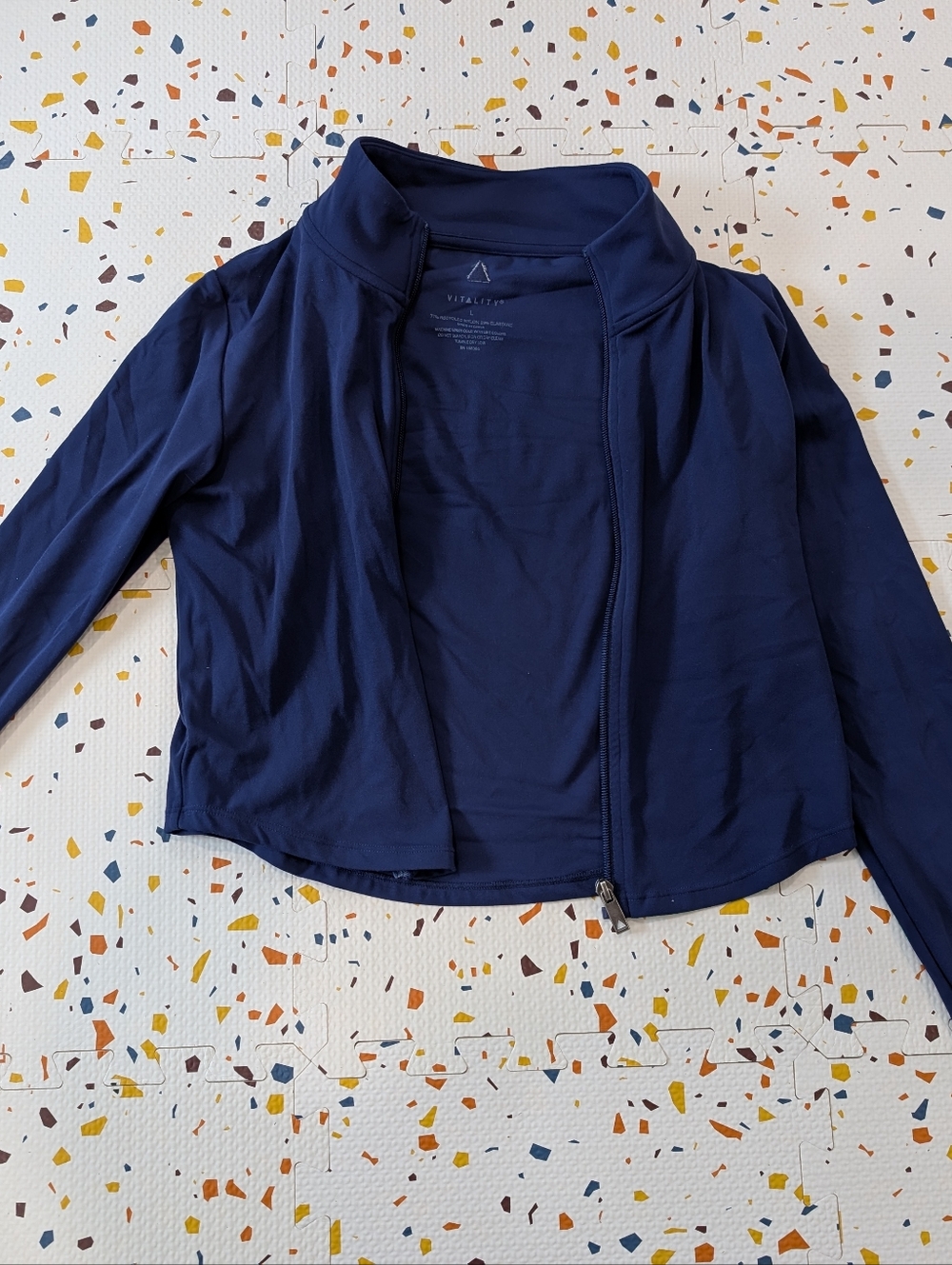 Vitality Cropped Jacket Size Large - Picture 2 of 3